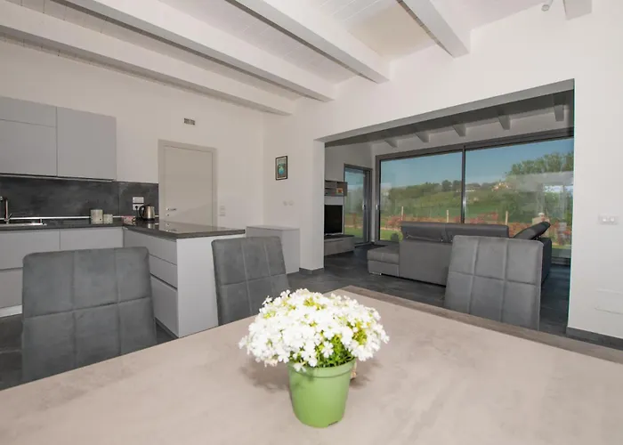 Casa Poggio Paniere マルシャーノ